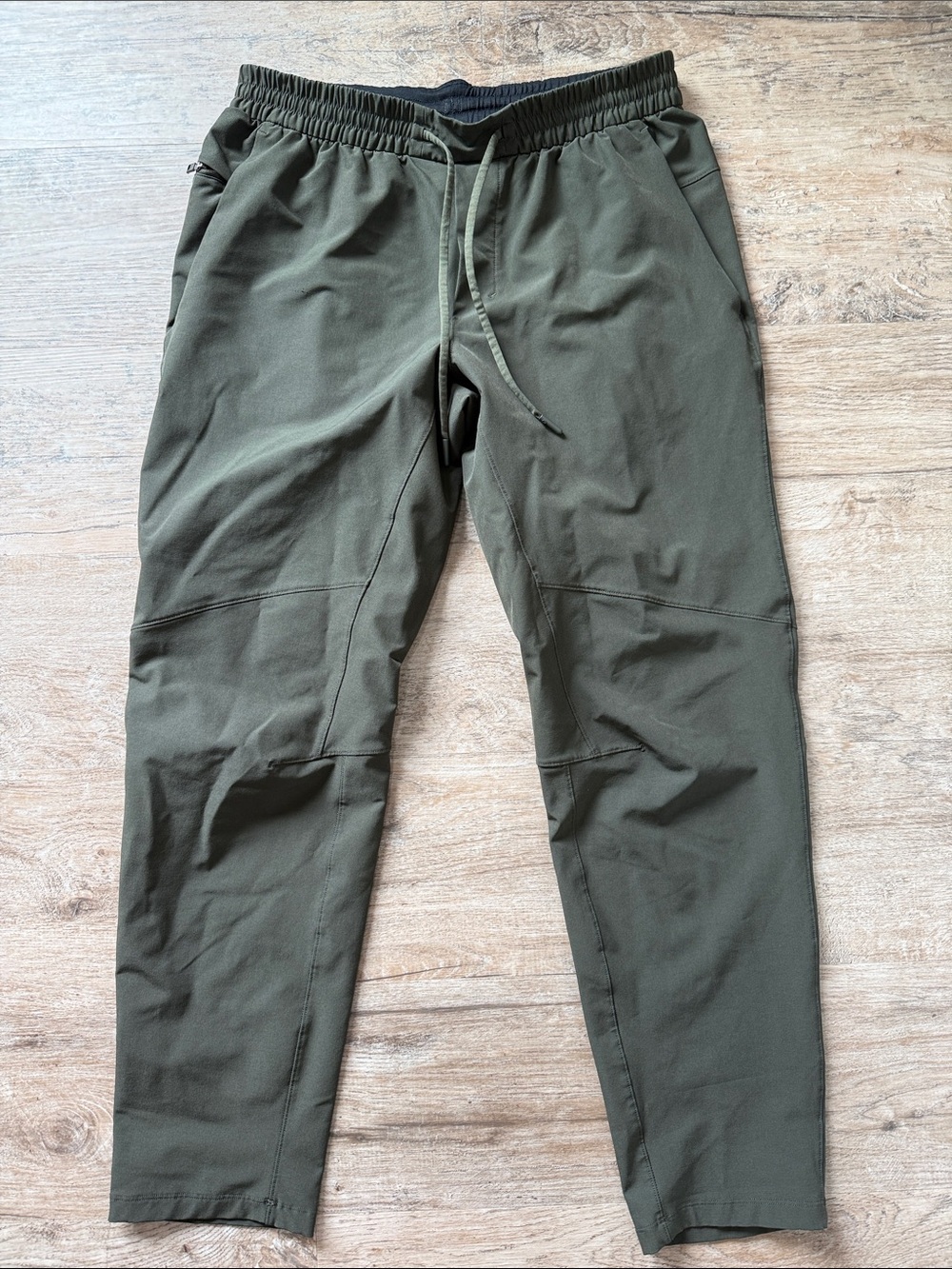lululemon Men's License to Train Pant in Olive Green